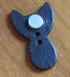 back of flat button magnetic needleminder