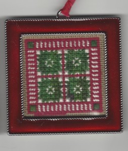 Christmas quilt-inspired twinchy needlepoint