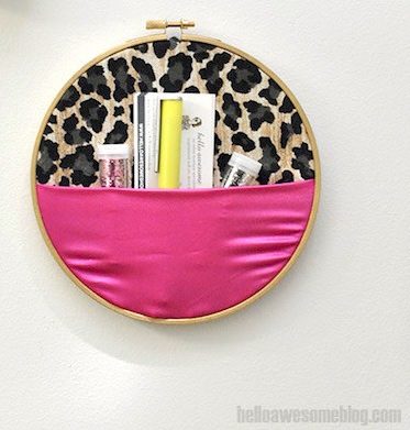 embroidery hoop wall hanger